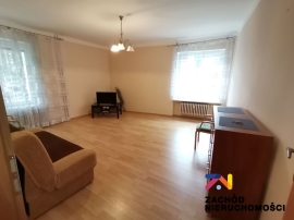 Bardzo ładne 2 pok. mieszkanie w niskim ocieplonym bloku z cegły przy ul. Chrobrego !!!